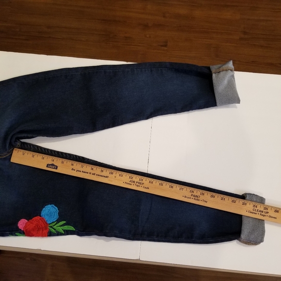 USA Jeans Women's 26 Dark Wash Embroidered Florals Crop Cuffs Stretch 5 Pocket - Picture 6 of 9